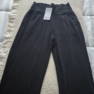 BNWT Athleta Seasoft Pant Size Medium